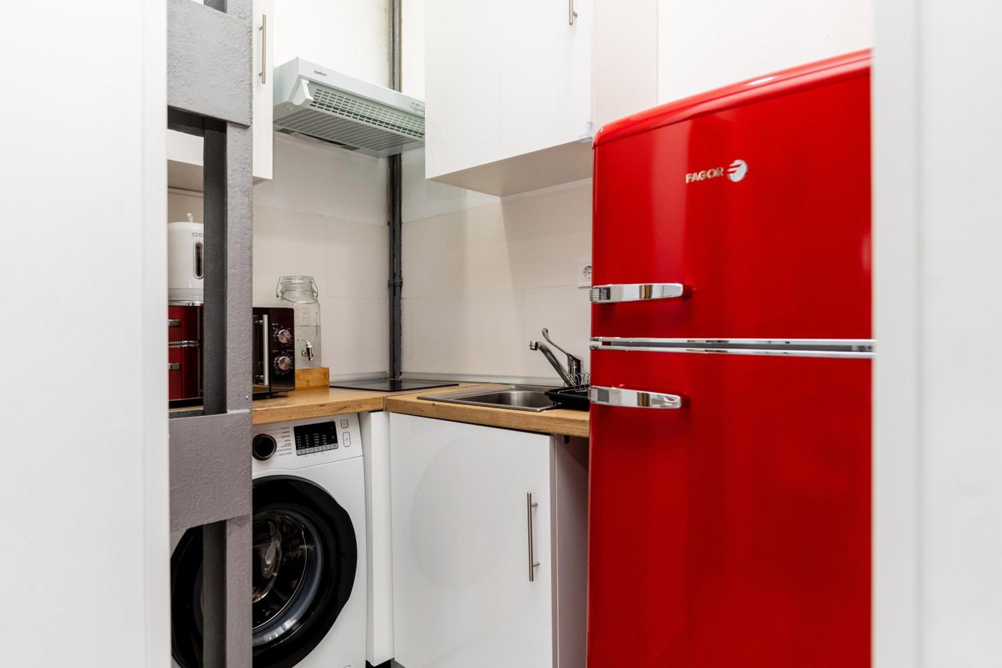 Los Apartamentos Jacinto Benavente Centro מדריד מראה חיצוני תמונה