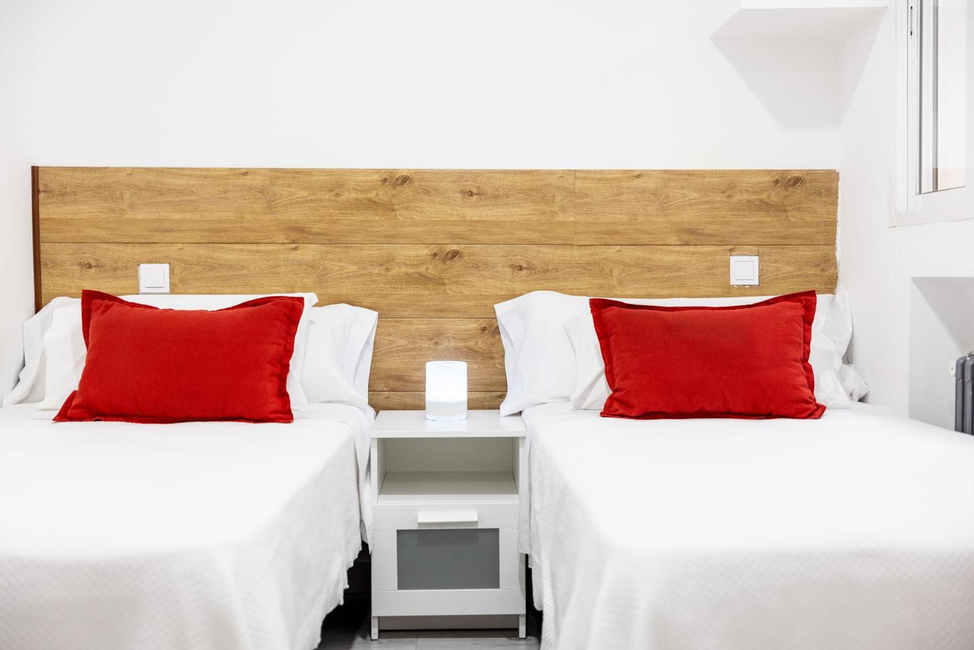 Los Apartamentos Jacinto Benavente Centro מדריד מראה חיצוני תמונה