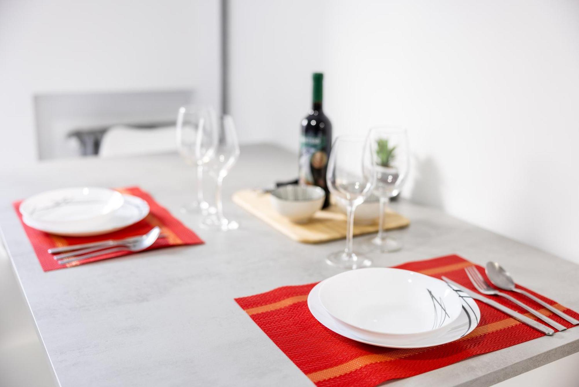 Los Apartamentos Jacinto Benavente Centro מדריד מראה חיצוני תמונה
