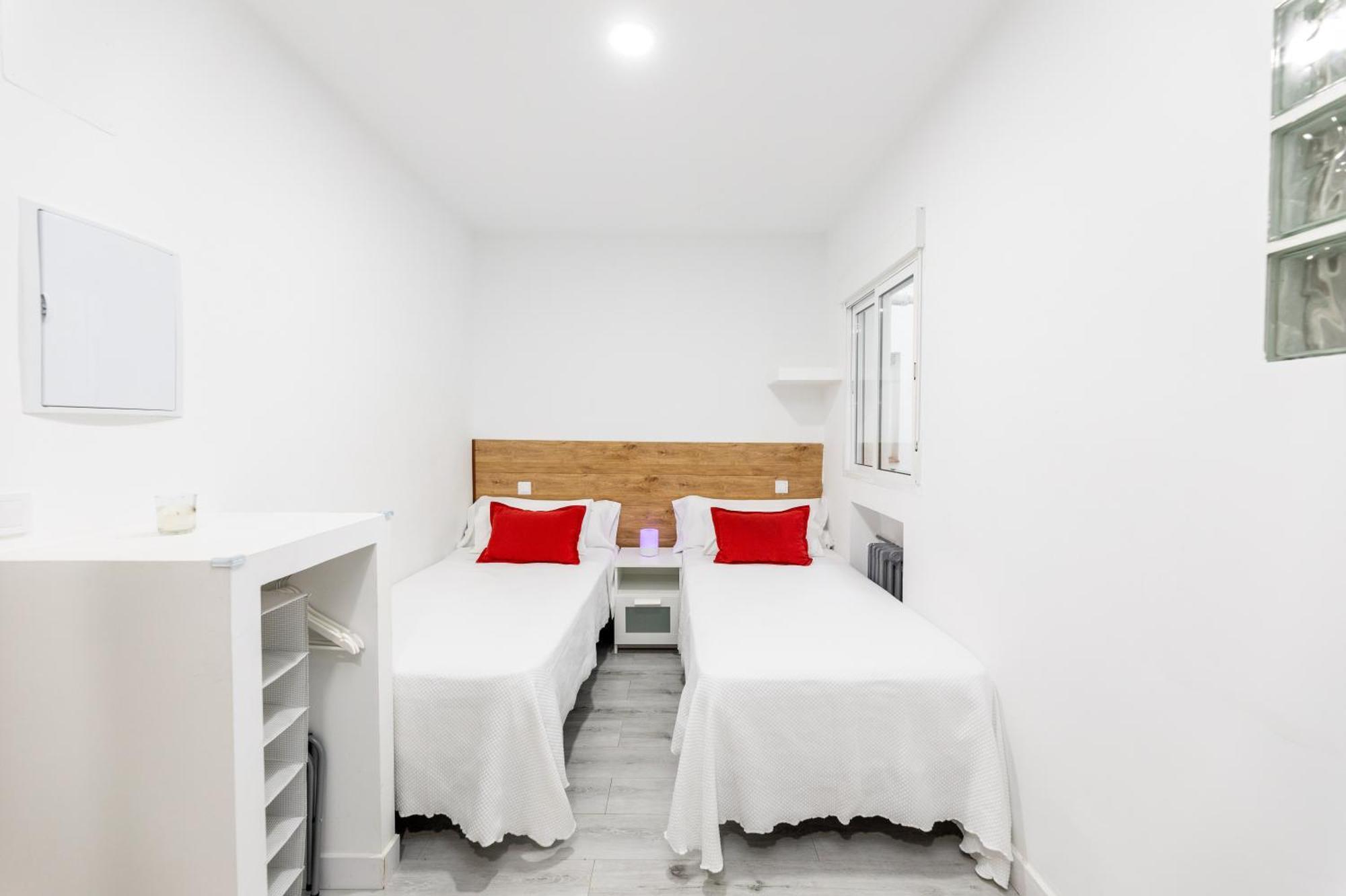Los Apartamentos Jacinto Benavente Centro מדריד מראה חיצוני תמונה
