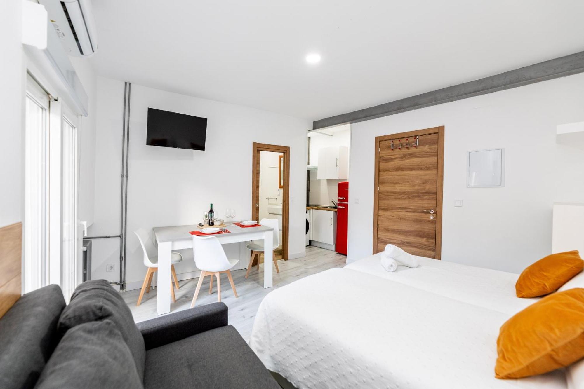 Los Apartamentos Jacinto Benavente Centro מדריד מראה חיצוני תמונה