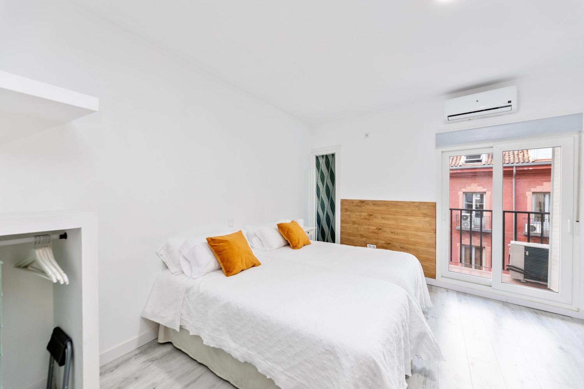 Los Apartamentos Jacinto Benavente Centro מדריד מראה חיצוני תמונה