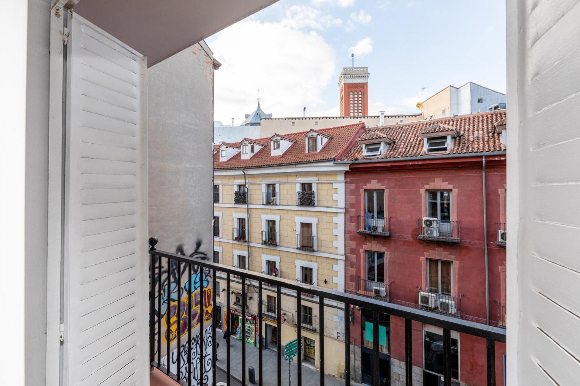 Los Apartamentos Jacinto Benavente Centro מדריד מראה חיצוני תמונה