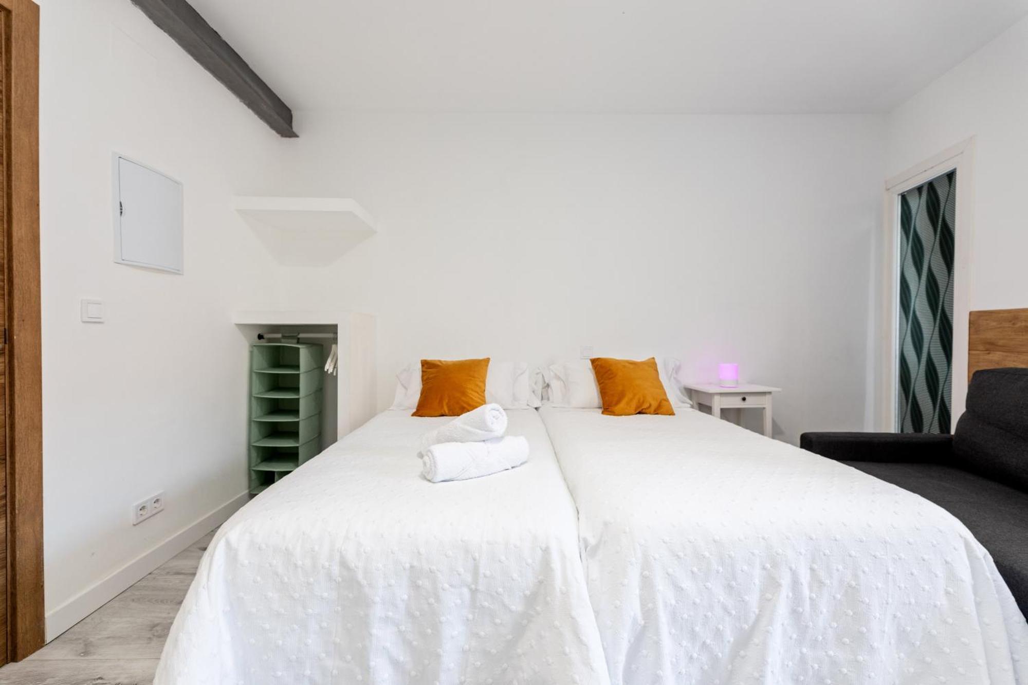 Los Apartamentos Jacinto Benavente Centro מדריד מראה חיצוני תמונה