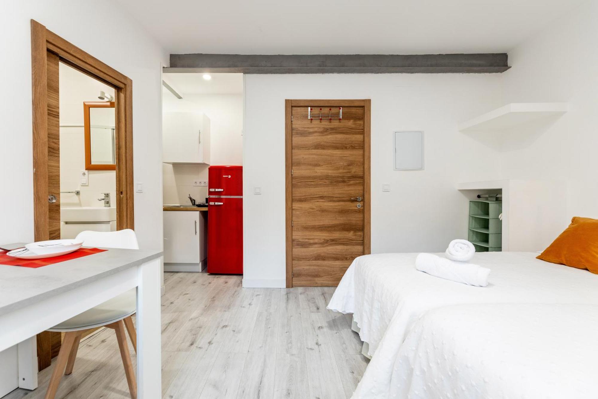 Los Apartamentos Jacinto Benavente Centro מדריד מראה חיצוני תמונה